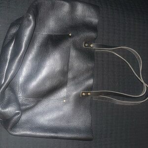 Oversized pebbles black tote bag